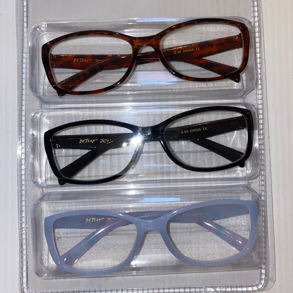 Betsey Johnson Readers 3 pack glasses black, tortoise, floral
